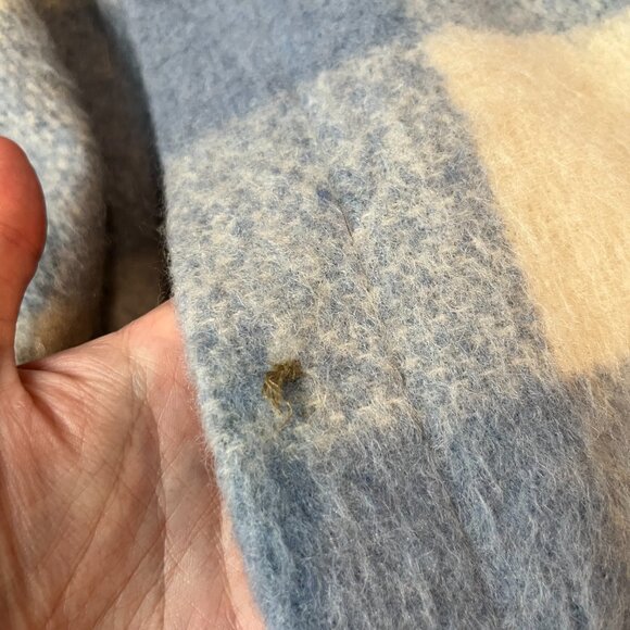 Abercrombie & Fitch Cozy Shirt Jacket in Blue Plaid, Size S - Picture 5 of 5